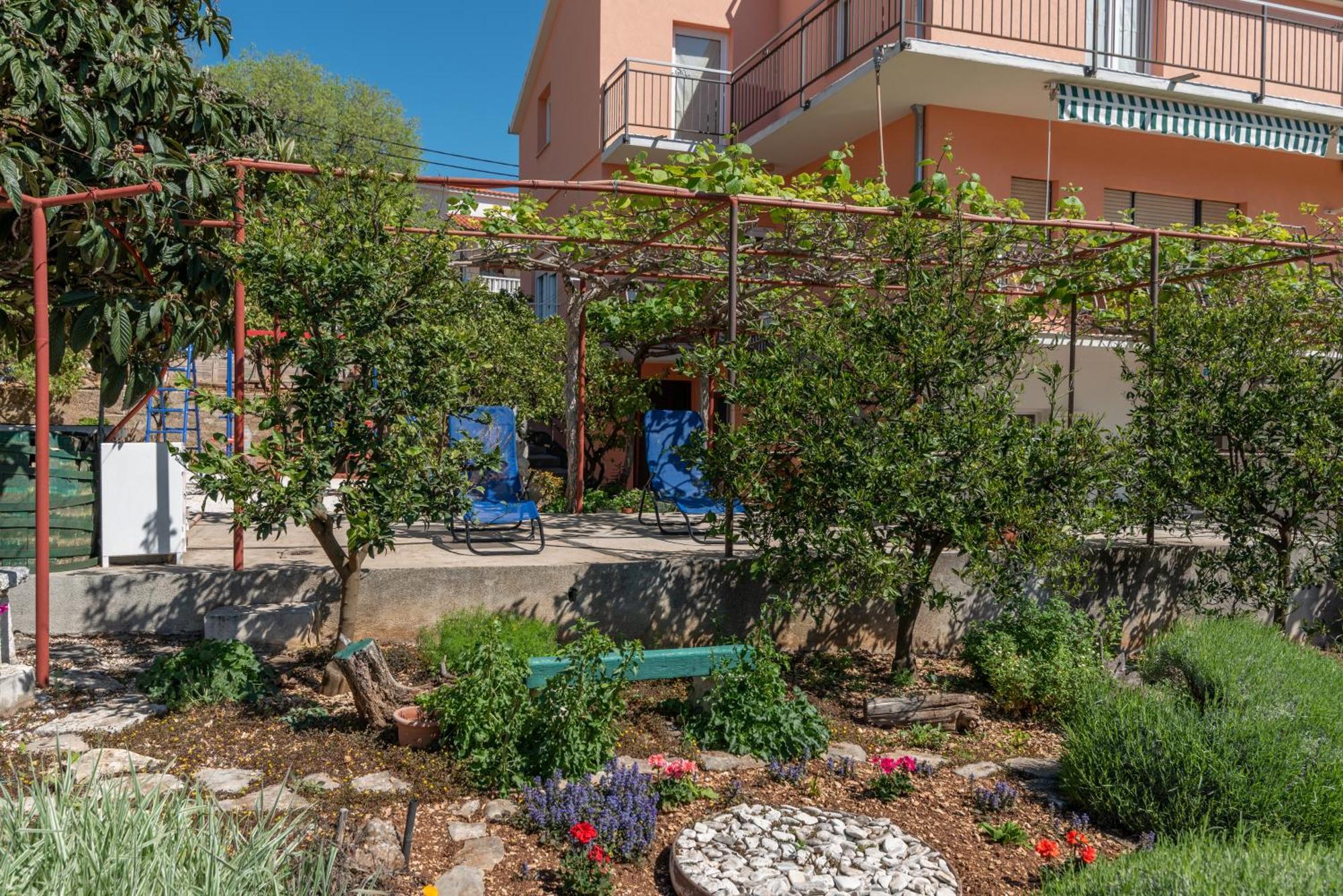 Apartments Villa Bella Vista Seget Trogir Exterior foto